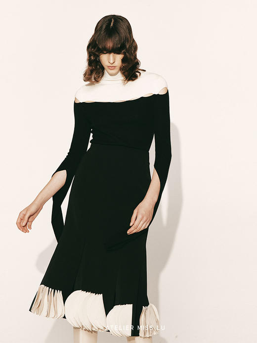 【月亮河】肩部镂空撞色拼接高领羊绒上衣230041B 商品图1