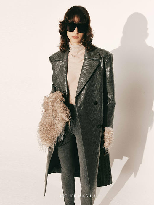 【银河律动】鳄鱼压纹环保皮质宽肩廓形长款外套230000029C 商品图3