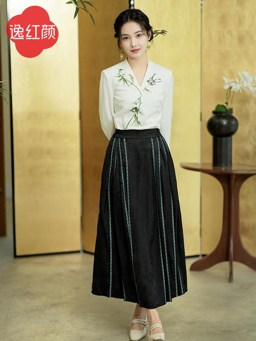 逸红颜明月优选#『玉翡』丝滑暗纹提花缎马面裙，超级百搭单品，自带东方美学的高级感！ 商品图8