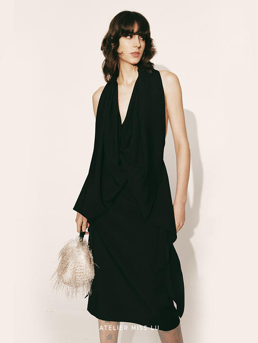 【海伦娜】立裁垂褶设计挂脖露背收腰连衣裙23000061 商品图2