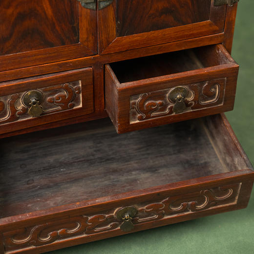 清 黄花梨带屉书箱 商品图3