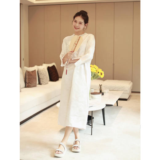 中式连衣裙（23707270-皎白） 商品图0