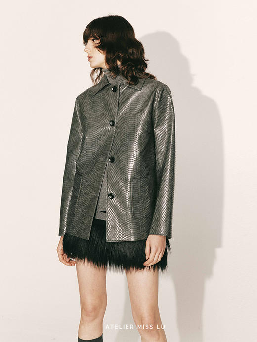 【皇后皮箱】鳄鱼压纹环保皮质直身外套230053 商品图2