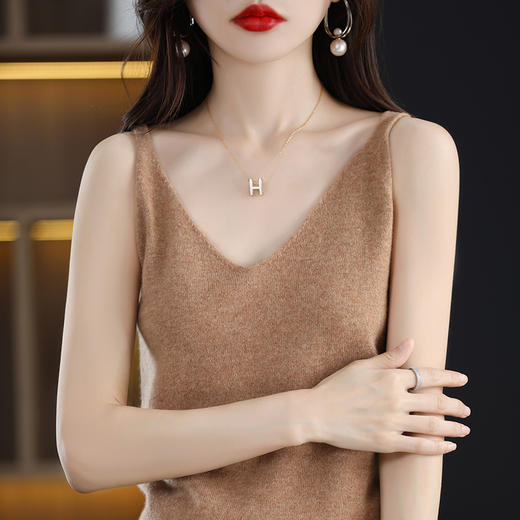 【柔软羊毛吊带背心】西装秋冬内搭 白色针织性感v领 短款打底衫 商品图8