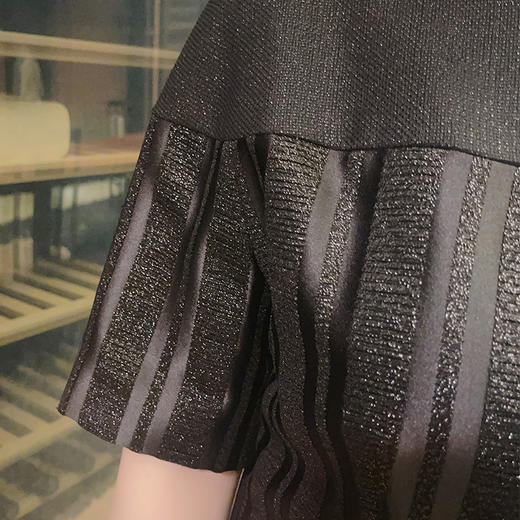 圣三利女装 新品条纹拼接暗纹提花中长款连衣裙SL2037109 商品图3