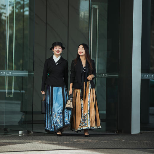 【林栖设计小店】【现货】【植物染】生活在左绣花改良马面裙高腰气质复古国潮2023秋冬新品半身裙女1933202 商品图3