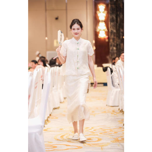【抖音专属】套装（中式开衫23710321+半裙23706322-凝脂D483） 商品图2