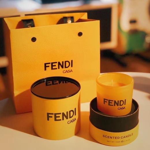 全款买下Fendi的快乐！【𝙁𝙚𝙣𝙙𝙞 𝘾𝙖𝙨𝙖香氛蜡烛】✨达芬奇密码香氛蜡烛 ✨青柠罗勒香氛蜡烛 ✨咖色／粉色挂件  配专柜同款全套包装🎁➕礼袋‼️ 商品图4