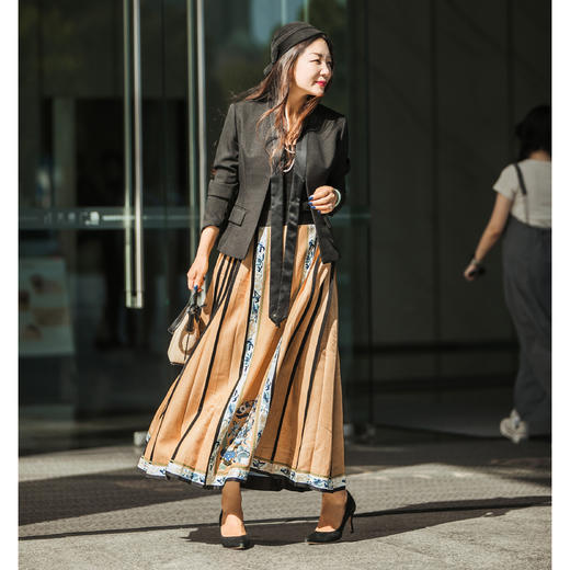 【林栖设计小店】【现货】【植物染】生活在左绣花改良马面裙高腰气质复古国潮2023秋冬新品半身裙女1933202 商品图5