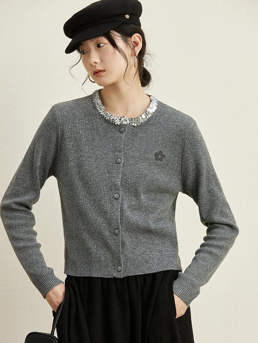 ForPoem 23/AW 原创设计亮片领口纯羊毛花朵刺绣针织开衫女短款毛衣外套 商品图2