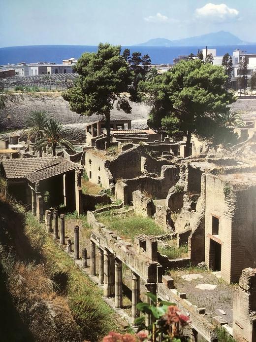 罗马帝国史（卷1） 数百幅插图 精装大16开 商品图10