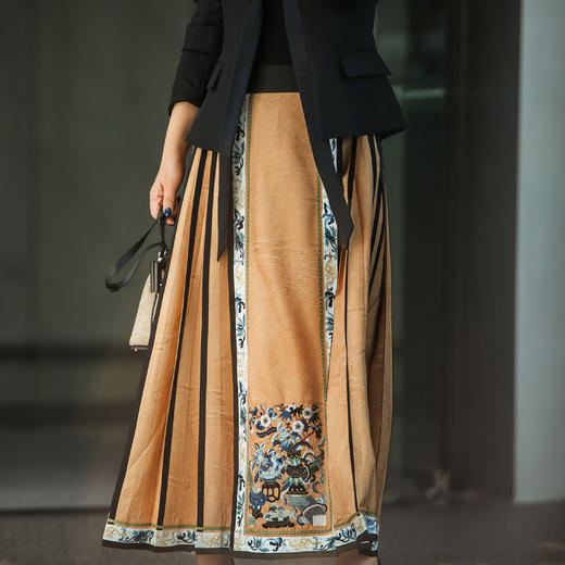 【林栖设计小店】【现货】【植物染】生活在左绣花改良马面裙高腰气质复古国潮2023秋冬新品半身裙女1933202 商品图0