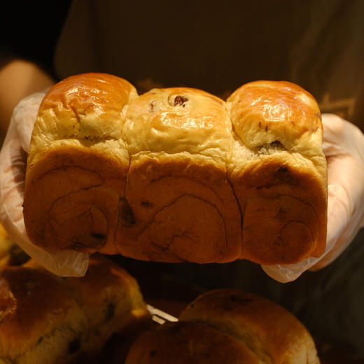 现烤面包—温泉牛奶葡萄吐司 商品图0