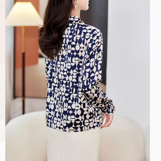 TC7975 重磅真丝衬衫女2023新款长袖大码妈妈桑蚕丝印花时尚翻领百搭衬衣 商品图3