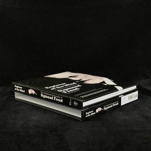 思维探索者：弗洛伊德图传 约百幅插图 精装大16开带书匣 商品图1