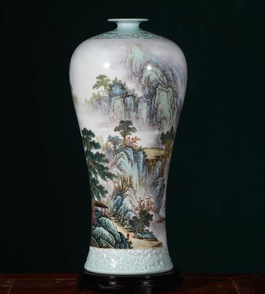 粉彩烟云叠峰赏瓶 商品图1