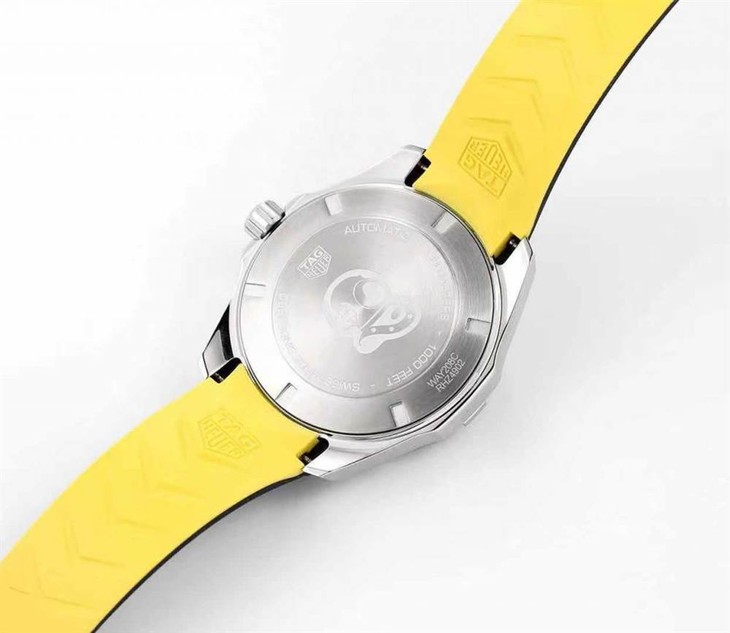 V6厂泰格豪雅竟潜300男士机械43mm腕表评测