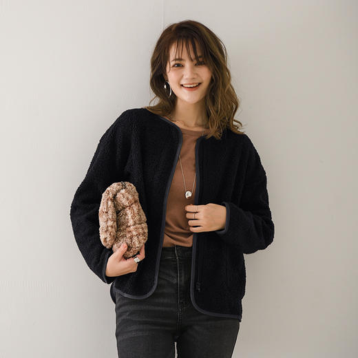 【毛茸茸羊羔女士外套】秋冬日韩保暖 皮毛一体 宽松短款上衣 商品图2