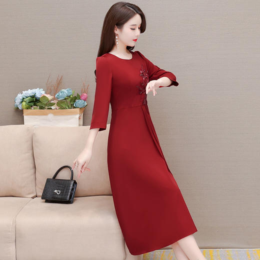红色刺锈花朵连衣裙，礼服裙中长款时尚气质女装A字裙QYM-TYH-231303 -Y 商品图1