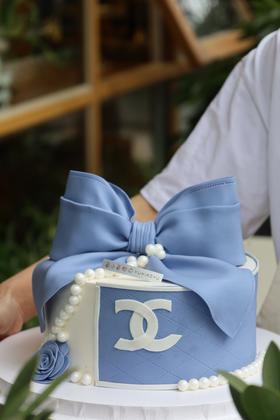 蓝色系Chanel蝴蝶结