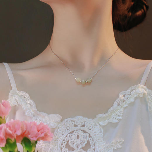 【送黑色礼盒】韩版韩式轻奢小众设计感，田玉项链女神器。转运珠锁骨链，Ins冷淡风劲链现货。潮流时尚，送闺蜜送女朋友甄选！生日礼物七夕情人节礼物！ 商品图2