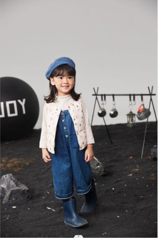 【2023新款】兔兔小布小兔草莓数码印花马甲 商品图0