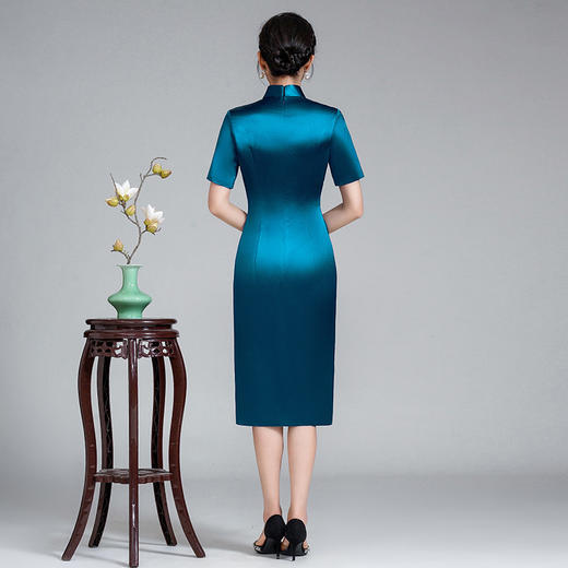 LHS-A261年轻喜婆婆婚宴装旗袍平时可穿结婚婚宴礼服2024新款夏季 商品图3