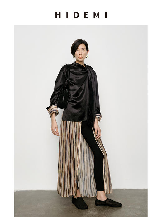 HIDEMI 艺术缎面光泽感褶皱荡漾领丝巾绑带套装 衬衫/半身裙 商品图1