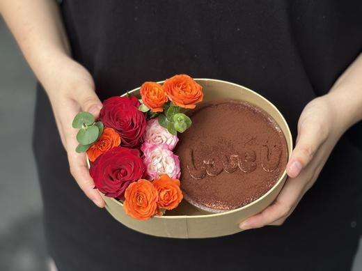 七夕Love u 提拉米苏鲜花盒  商品图1