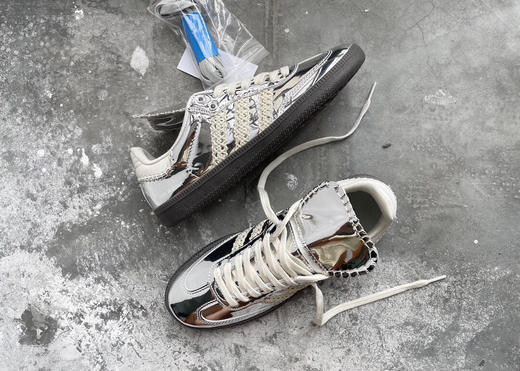 夏季特惠💰300 Wales Bonner x AD Originals Samba Classic"Silver Metallic"桑巴舞系列绅士德训足球风百搭低帮休闲运动板鞋 商品图1