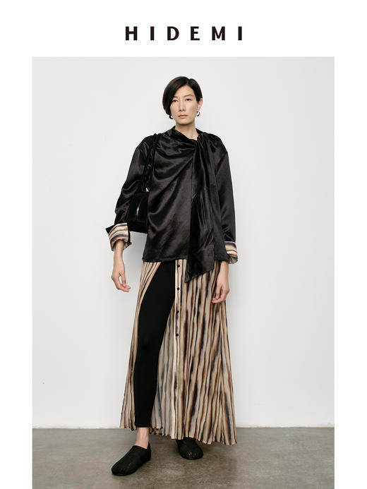 HIDEMI 艺术缎面光泽感褶皱荡漾领丝巾绑带套装 衬衫/半身裙 商品图0