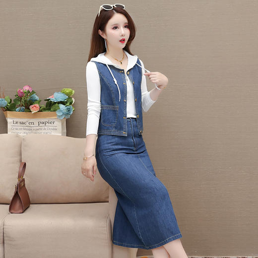 秋款休闲，长袖连帽时尚小衫短款时髦马甲中长款半身裙牛仔三件套QYM-XYKL-3911-L 商品图1