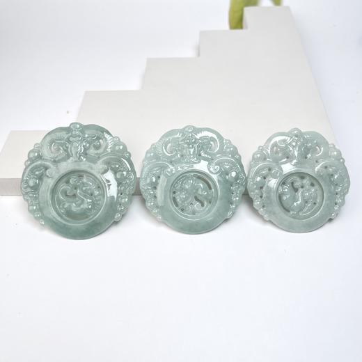 翡翠吊坠-三羊开泰圆牌52 商品图0