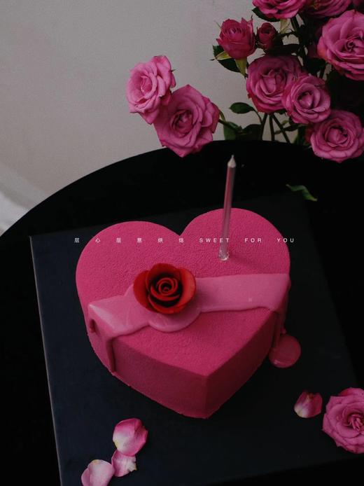 初见欢喜（巧克力喷霜奶油蛋糕，常温后会有裂纹）） 商品图1