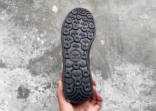 夏季特惠💰350 adidas originals Aloha Super "One Black Eye" 防滑减震耐磨 低帮 板鞋 商品图5