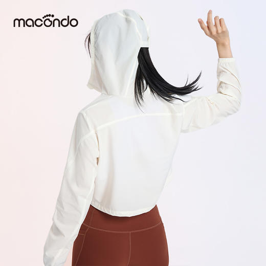 2023马孔多女子风衣夹克 夹克修身 后背透气网布  外套宽松防泼水 帽兜可露马尾 可单穿/可叠加穿（三合一） 商品图4