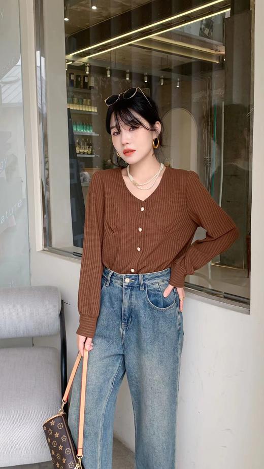 C6173      洋气高级设计感小众V领百搭长袖小衫（特价不退换） 商品图2