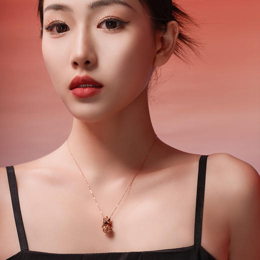 [醒狮系列]18K金镶钻珐琅工艺项链 商品图3