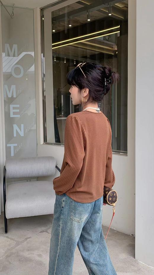 C6173      洋气高级设计感小众V领百搭长袖小衫（特价不退换） 商品图0