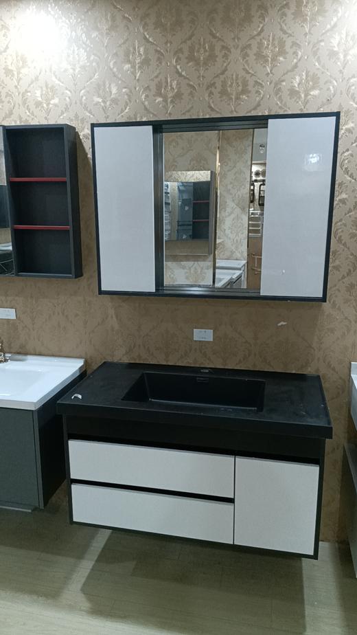 浴室柜 139-100CM 黑金刚盆/风水镜 商品图0