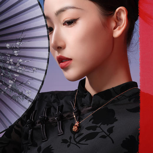 [醒狮系列]18K金镶钻珐琅工艺项链 商品图1