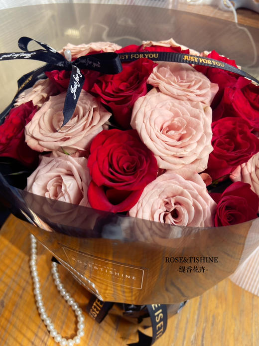 【一生的守候】21只卡布奇诺玫瑰➕红玫瑰精品包装花束 商品图0