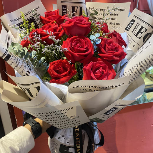 【美好爱情】11朵卡罗拉玫瑰时尚花束 商品图1