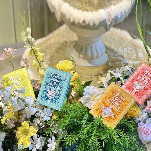 《花仙子·四季》100年珍藏版礼盒 | 内含中英双语珍藏版《花仙子 · 四季》、莫奈四季手帐套装、郁金香仿真花小夜灯等 商品图3