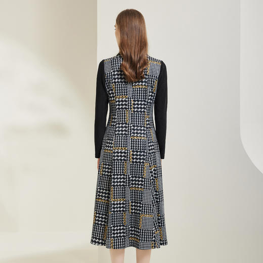 NG817斯尔丽瑟俪2023秋上新千鸟格印花翻领收腰时尚弹力针织连衣裙 商品图1