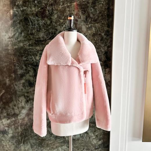 BeQueenStory【财阀驾到】西班牙美利奴羊毛绵羊皮翻领托卡百搭外套 商品图3