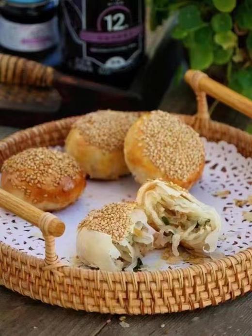 周五取货：【鲜肉萝卜丝酥】一盒300克，6个，外皮酥到掉渣，萝卜丝咸香诱人，满口芝麻香气！ 商品图2
