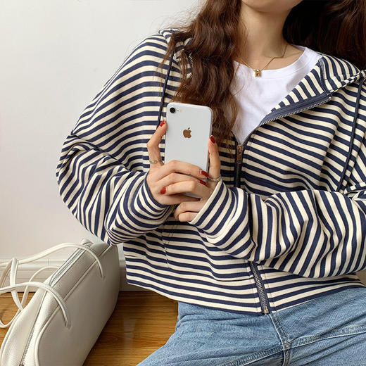 【条纹连帽短款外套】秋冬新款韩版宽松外套   拉链条纹长袖上衣潮 商品图4