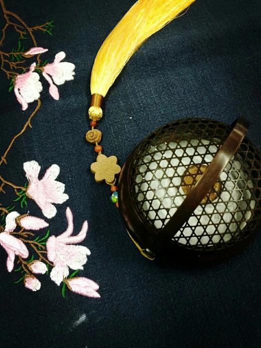 菊斋雅制•流苏提篮紫铜手炉 商品图5