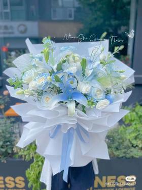 碎冰蓝百合花束（拼团）